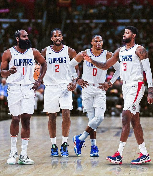 孔帕尼：阿方索等人复出的故事，是我们点燃团队精神的新火焰（孔帕尼：阿方索等人回归，为团队精神注入新火种）