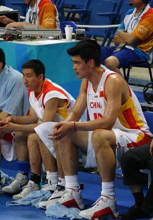 曼联希望对竞争对手进行双重打击阿莫林对红魔球星兴趣却无能为力（曼联谋双重打击竞争对手，阿莫林心仪红魔球星却无可奈何）