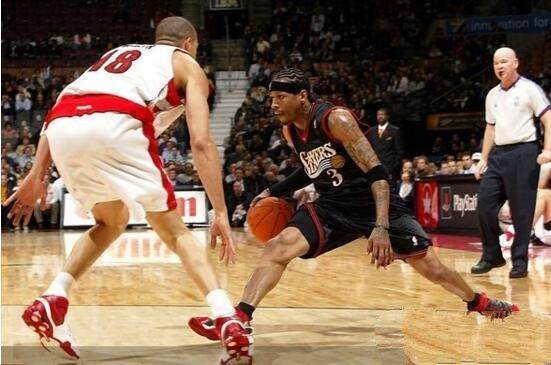 21世纪戴帽的巴萨球员：梅西48次断档领先，莱万4次跻身前五（21世纪巴萨帽子戏法榜：梅西48次领跑，莱万4次跻身前五）