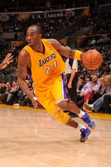 比肩乔丹！亚历山大连续三年场均砍下30分+命中率超过50%（乔丹级表现！亚历山大已连三季场均30+且命中率超50%）