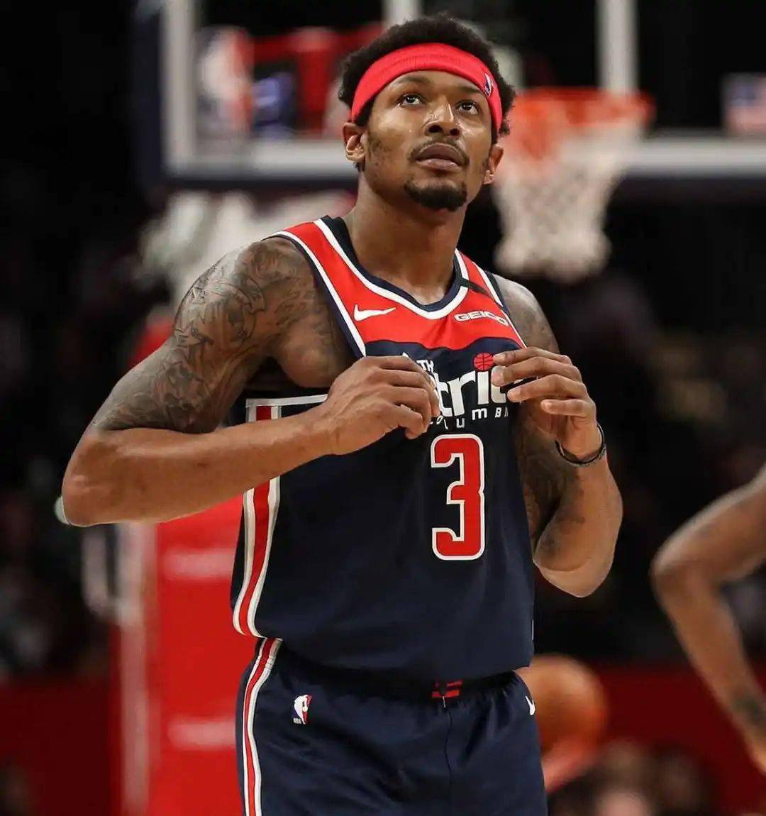 时报：曼城只想纯租借埃切韦里，罗马对这种方式并不信服（时报：曼城倾向只租不买引进埃切韦里，罗马对此存疑）