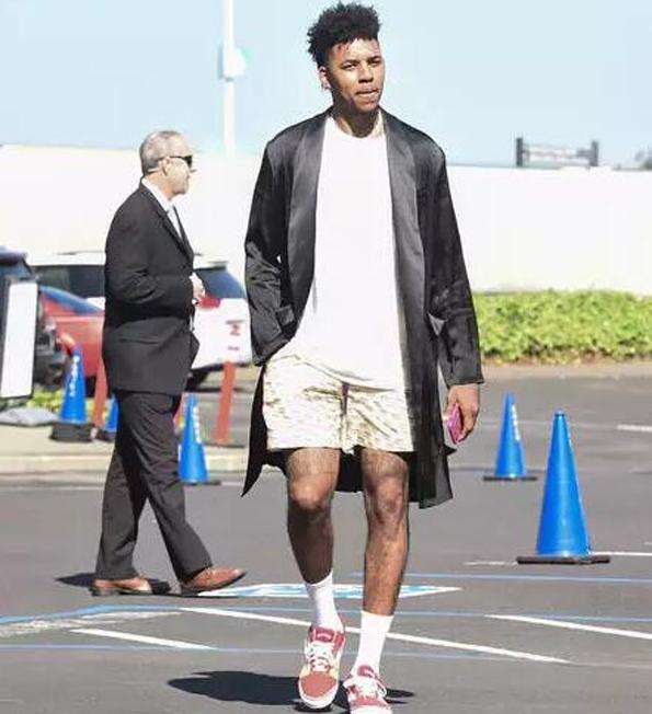 都灵锁定丹尼尔·马尔蒂尼！冬窗转会或成新机遇？（都灵瞄准丹尼尔·马尔蒂尼，冬窗转会或迎新契机？）